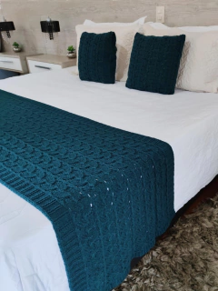 KIT ZOE CAMA QUEEN * PESEIRA TRICOT 230X60cm +2 CAPAS DE ALMOFADA FORRADA - comprar online