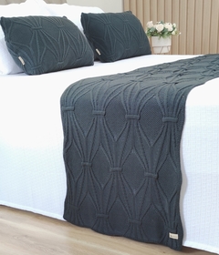 KIT PESEIRA BRENDA QUEEN* PESEIRA TRICOT 230X60cm + 2 CAPAS DE ALMOFADAS - comprar online
