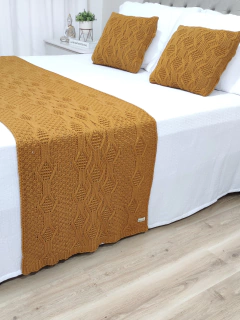 KIT GABRIELE CAMA QUEEN * PESEIRA TRICOT 230X60cm + 2 CAPA DE ALMOFADA - loja online