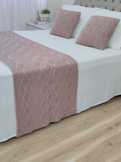 PESEIRA GABRIELE CAMA QUEEN 230X60CM USUFRUTO TRICOT na internet