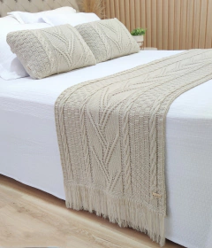 KIT ELOAH CAMA QUEEN * PESEIRA TRICOT 230X60cm + 2 CAPA DE ALMOFADA - loja online