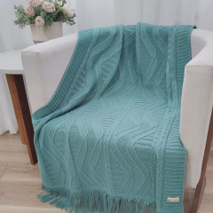MANTA TRICOT HELENA COM FRANJA 150CM x 90CM - comprar online