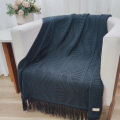 MANTA TRICOT HELENA COM FRANJA 150CM x 90CM - Usufruto Home Decor 