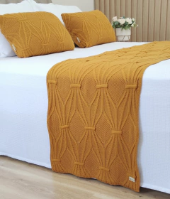 KIT PESEIRA BRENDA QUEEN* PESEIRA TRICOT 230X60cm + 2 CAPAS DE ALMOFADAS