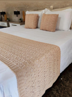 KIT ZOE CAMA QUEEN * PESEIRA TRICOT 230X60cm +2 CAPAS DE ALMOFADA FORRADA - Usufruto Home Decor 