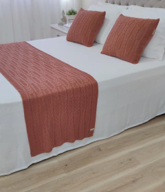 KIT IRIS CAMA CASAL * PESEIRA TRICOT 200X60cm + 2 CAPAS DE ALMOFADA - comprar online