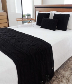 KIT ELOAH CAMA QUEEN * PESEIRA TRICOT 230X60cm + 2 CAPA DE ALMOFADA