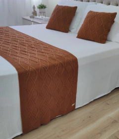 KIT RUBIA CAMA QUEEN * PESEIRA TRICOT 230X60cm + 2 CAPAS DE ALMOFADA - Usufruto Home Decor 