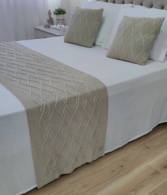 KIT RUBIA CAMA KING * PESEIRA TRICOT 260X60cm + 2 CAPAS DE ALMOFADA - Usufruto Home Decor 