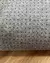 Tapete Vênus | Bordas Orgânicas | Bouclé Capri Nude e Veludo Off-White e Vinho - Tapetes São José - Feito Sob Medida
