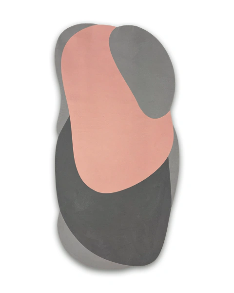 Tapete orgânico para sala com design abstrato em tons de cinza, prata e rose, medindo 1,18 x 2,30 metros