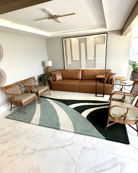 Tapete em pelo baixo em tons de verde menta, verde e off-white para sala de estar moderna, Tapetes São José 