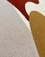 Tapete com design abstrato nas cores mostarda, bege, terracota e off-white, São José.