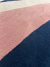 Tapete OUTLET | 1,75 x 3,90 m | Nylon | Azul, Bege e Rose | Coleção Kurve D136 - Tapetes São José - Feito Sob Medida