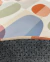 Tapete redondo em veludo com design moderno nas cores azul, verde, laranja, creme, rosé e off-white, São José.