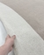Tapete neutro nas cores off-white e bege feito em nylon, São José