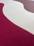 Tapete com design orgânico em cores granito, rosé gold, off-white e magenta.