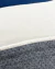 Deixo o quarto do seu filho aconchegante com o tapete orgânico nas cores branco e azul, São José