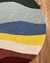 Tapete redondo Wave de nylon com design colorido em tons de vinho, cobre, off-white, azul petróleo, amarelo, verde e verde escuro, Tapetes São José