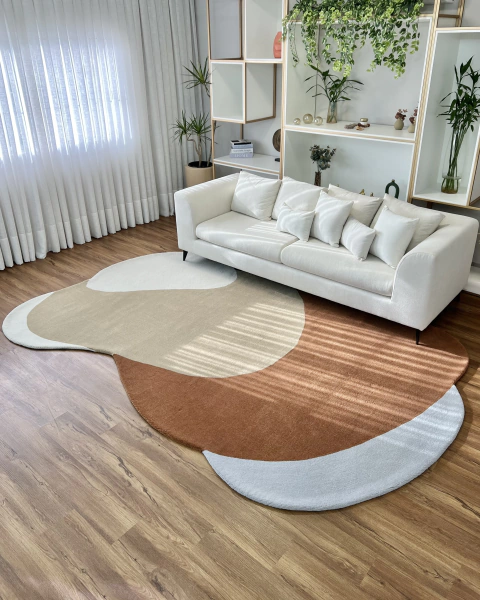 Tapete com bordas orgânicas para sala nas cores prata, trigo, off-white e mel, Tapetes São José