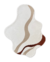 Tapete em nylon com bordas orgânicas, nas cores off-white, trigo e terracota.