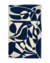 Tapete em nylon nas cores off-white e azul marinho, com design abstrato.