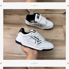 VANS UPLAND WHITE BLACK - comprar online