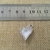 Dije Corazón Blanco Luna con strass (1 unidad)