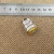 Cuenta de Vidrio Hindú Rectangular 20mm Blanca y Amarilla con Rayas HIN35 (1 unidad) - comprar online