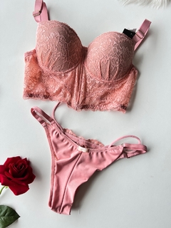 Conjunto luxúria na internet