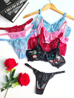 Conjunto com aro flores