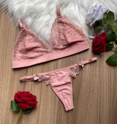 Conjunto Naara na internet