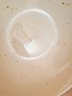 Prato de Sobremesa Shine Off White Com Brilhos e Borda Dourada - Mais Vida e Decor