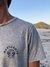 Remera Hombre Now Gris Melange - Mae Tuanis: Ropa y Accesorios de Surf | Remeras Surf