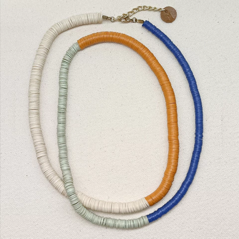 Colar longo com Paetês Reutilizados multicolorido - estúdio marcha - comprar online