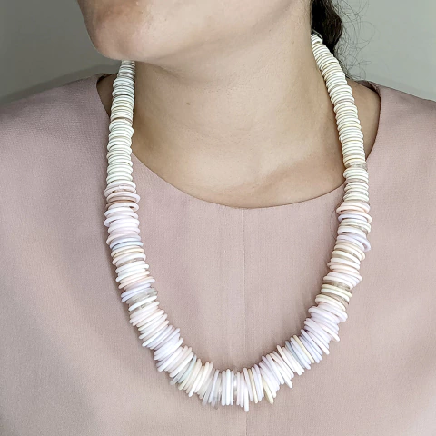 Colar bordado com reguladores reciclados - estúdio marcha - comprar online