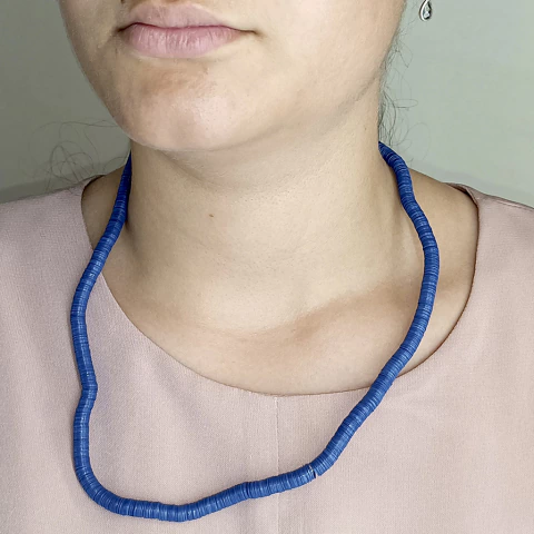 Colar modular com Paetês Reutilizados azul royal - estúdio marcha - comprar online