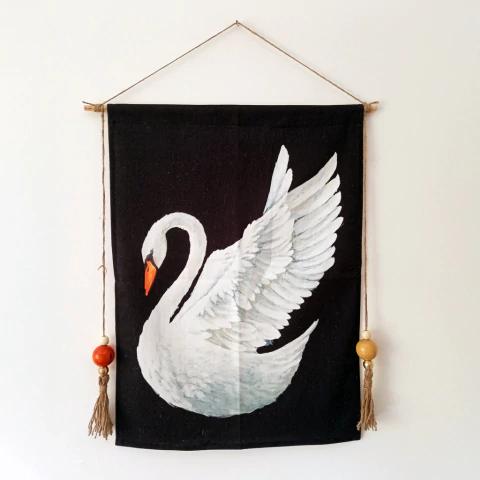 Pintura em bandeira * Cisne *Cláudia Toledo - comprar online