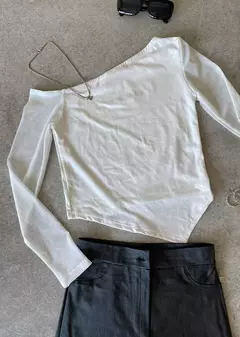 Imagen de Remera modal soft combi c-tull 1 hombro caido m-larga #1866-3