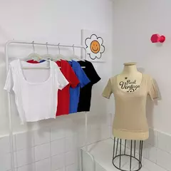 Remera Cleo en internet
