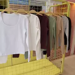 Remera Elysia en internet