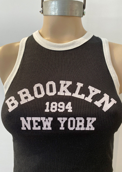 Musculosa morley capri combi estampado “Brooklyn 1984” #1010-E en internet