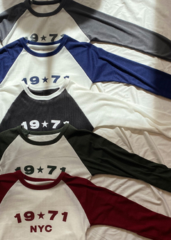 Remera m-larga combi ranglan estampada «1971» #1027-3