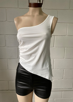 Top modal soft 1 hombro c-frunce lateral y tajo en pico #2157-2 en internet