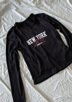 Remera modal soft m-larga estampado «NY 1983 «Cheerful»» #4033-3E - tienda online