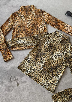 Remera modal cuello Perkins animal print m-larga #2227-3P