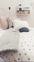 ALCOLCHADO REVERSIBLE BLANCO A ESTRELLAS GRIS CON PERLA