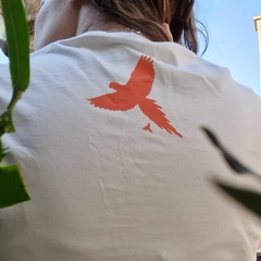 Baby Look Arara - AVE - Natureza e Arte
