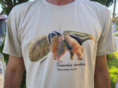 Camiseta Tamanduá Bandeira - Ivone Lyra