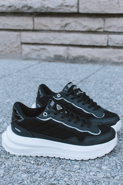 TAURO negras - comprar online